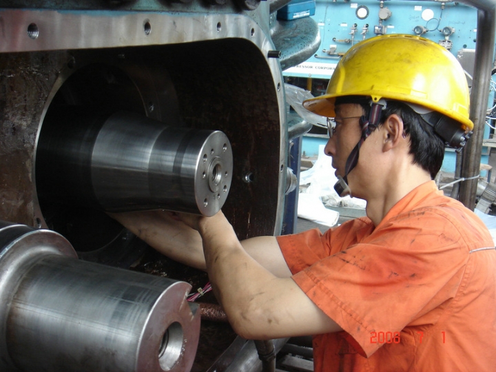 美國AC螺桿壓縮機組安裝1